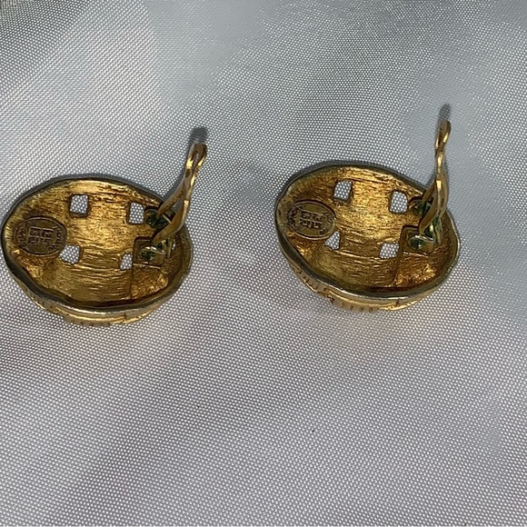 GIVENCHY 14k gold plated Round Basket Weave clip back EARRINGS - Picture 5 of 10